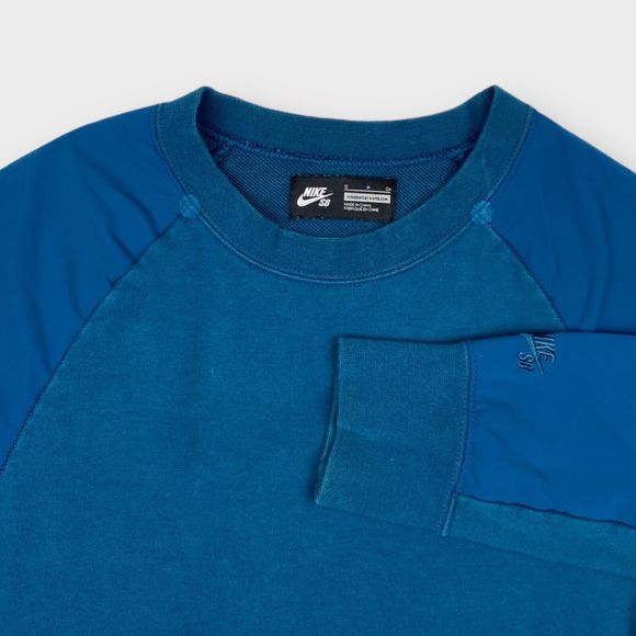 Nike SB Womens S Blue Long Sleeve Pullover Crewneck Sweatshirt With Thumb Holes - Picture 2 of 12